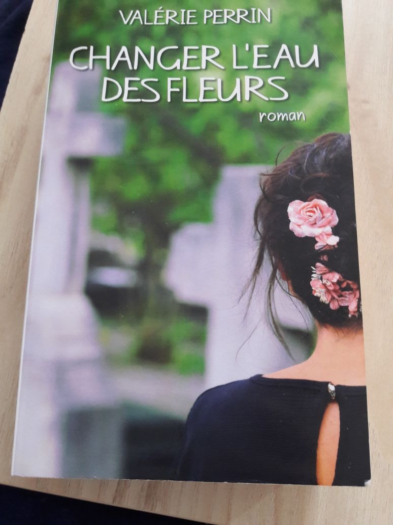 Changer L'eau Des Fleurs Piece De Theatre Changer l'eau des fleurs - Librairie d’occasion en ligne - Livr'Ensemble